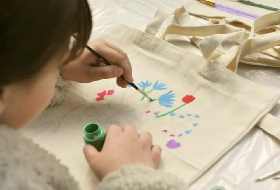 Bez çanta akrilik boya tasarım atölyesi