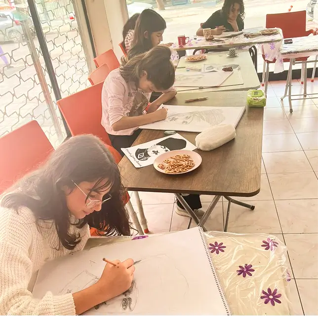 Çocuk Grubu Atatürk Çizimi