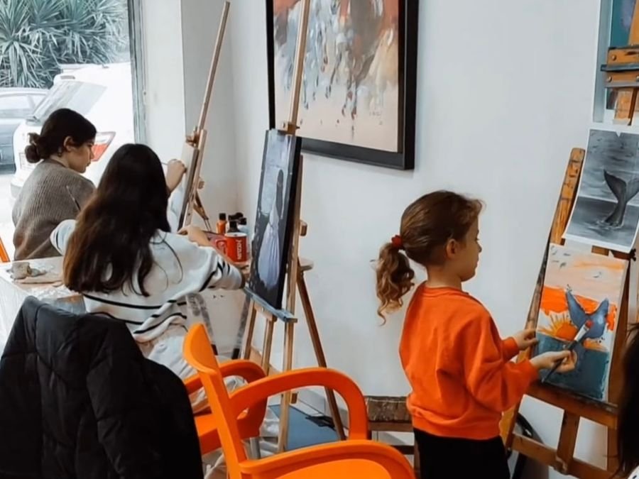 Çocuk resim eğitimi kursu odası