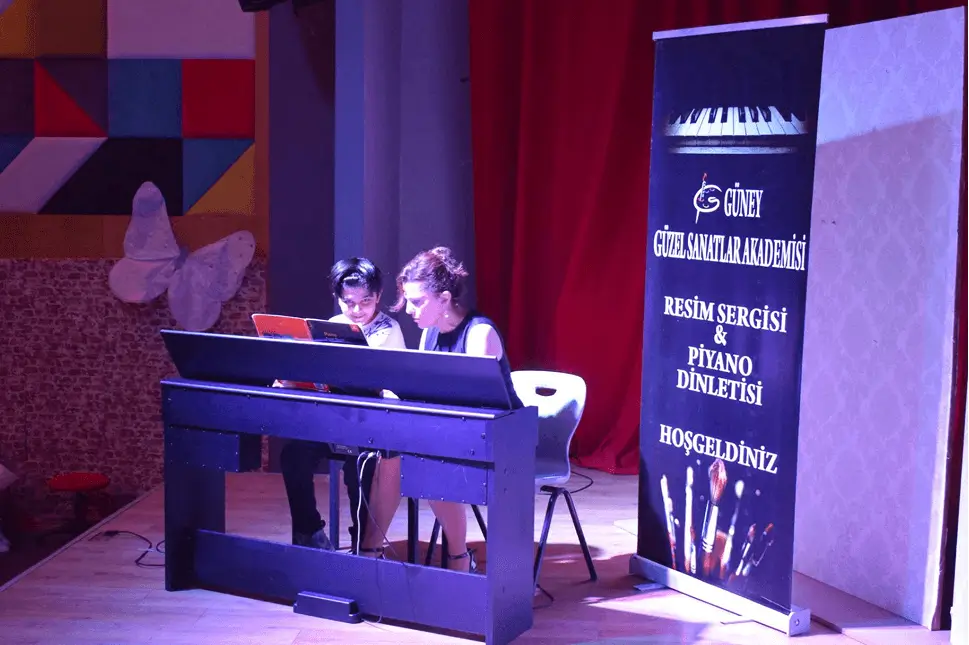 Müzik Kursu Sahne Konservatuar Gösterisi